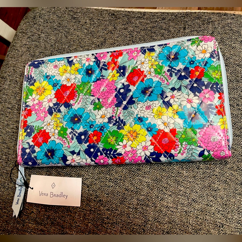 Vera Bradley ‘far out floral’ personal travel organizer!